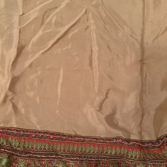 Crepe De Chine Silk Saree - Picture 3 of 3